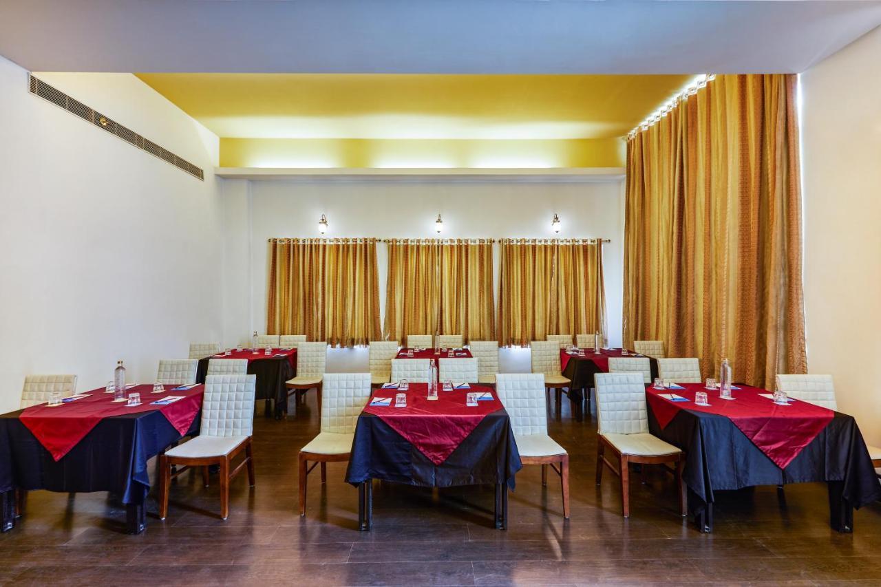 Club Mahindra Udaipur Hotel Exterior photo