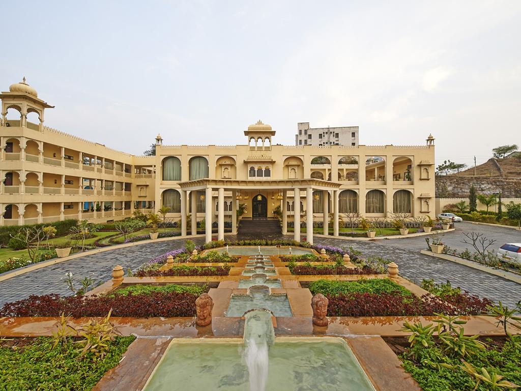 Club Mahindra Udaipur Hotel Exterior photo