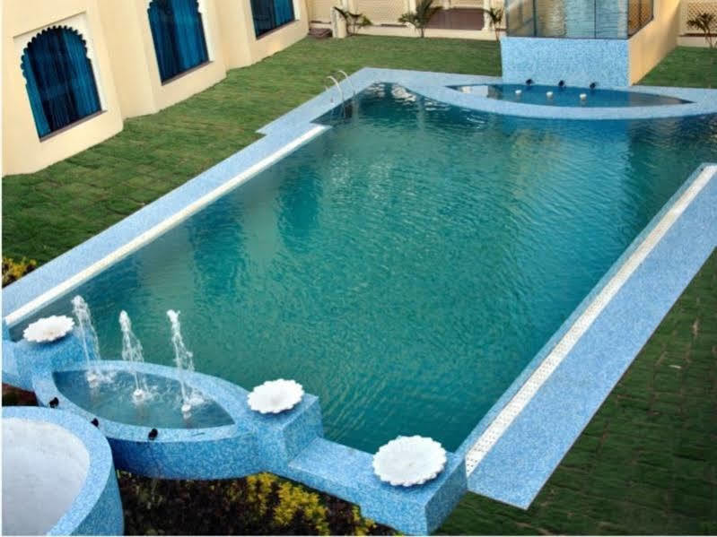 Club Mahindra Udaipur Hotel Exterior photo